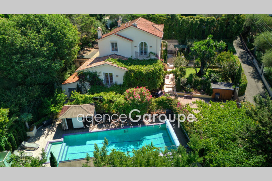 Maison à vendre à Cap-d&rsquo;Antibes — Vue parc & jardin — photo 2