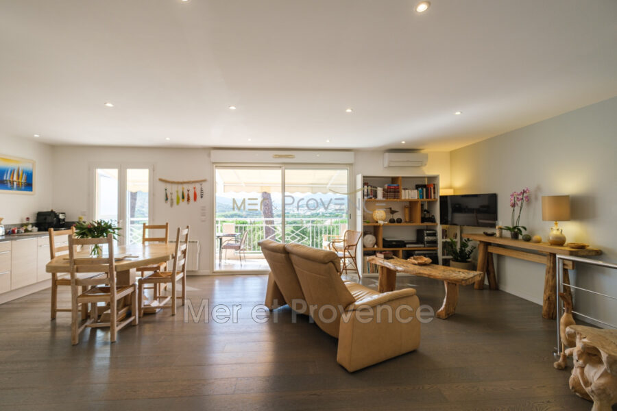 Maison à vendre à Sainte-Maxime — Vue vignes — photo 2