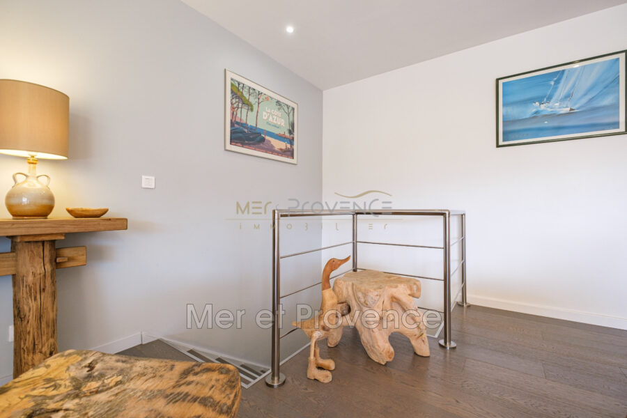 Maison à vendre à Sainte-Maxime — Vue vignes — photo 10