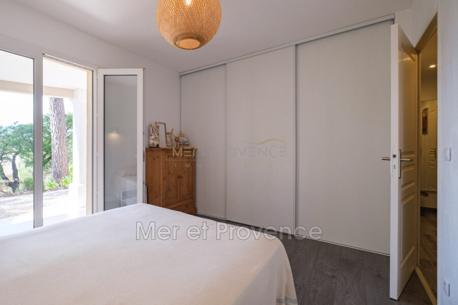 Maison à vendre à Sainte-Maxime — Vue vignes — photo 12