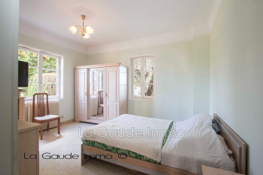 Maison à vendre à La Gaude — Vue montagne — photo 9