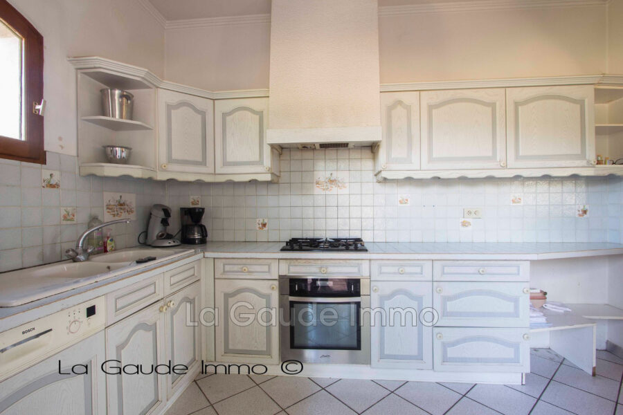 Maison à vendre à La Gaude — Vue montagne — photo 8