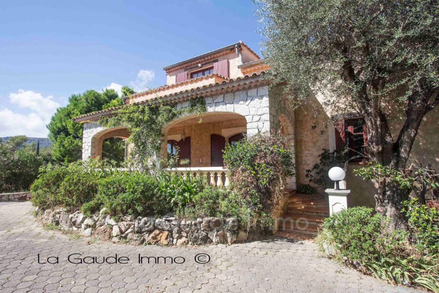 Maison à vendre à La Gaude — Vue montagne — photo 3