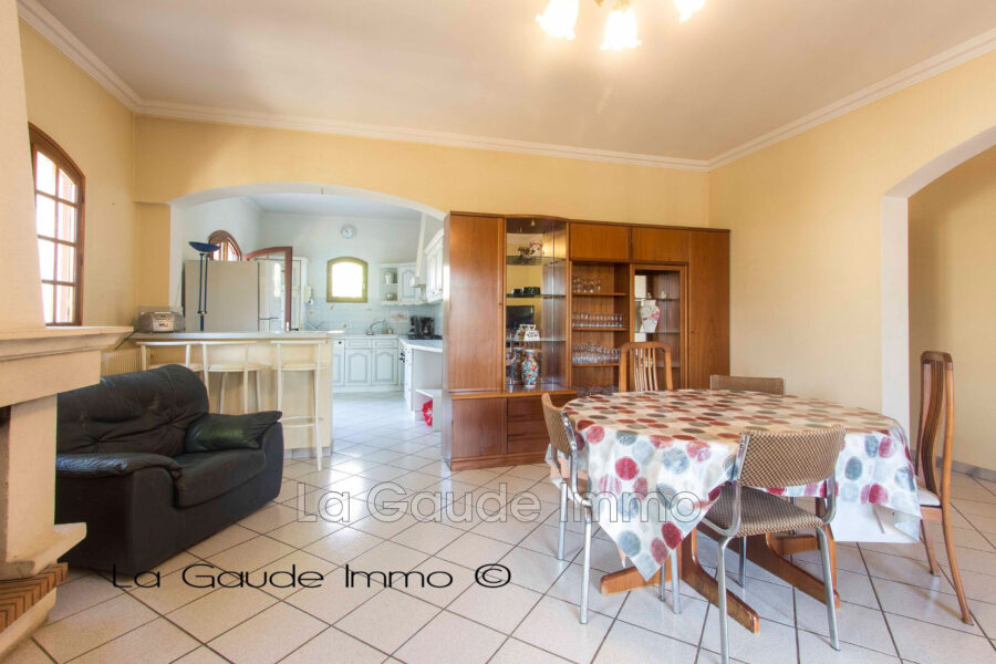 Maison à vendre à La Gaude — Vue montagne — photo 5