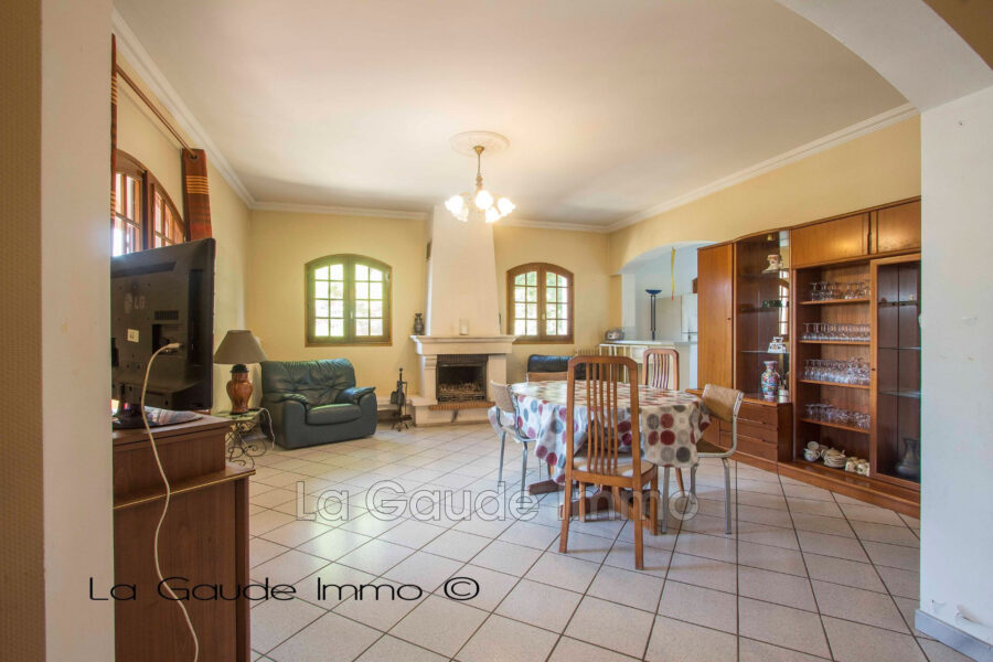 Maison à vendre à La Gaude — Vue montagne — photo 7