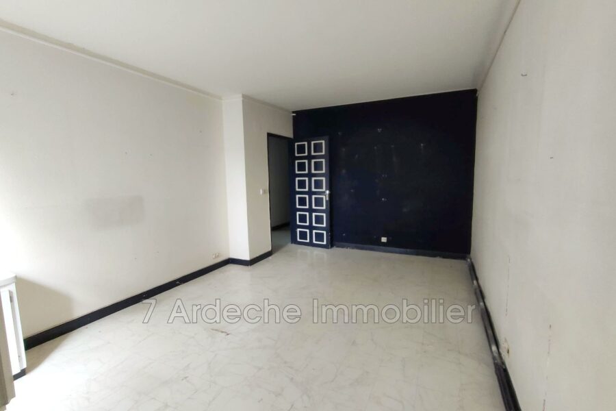 Appartement à vendre à Aubenas — Vue sur la ville — photo 6