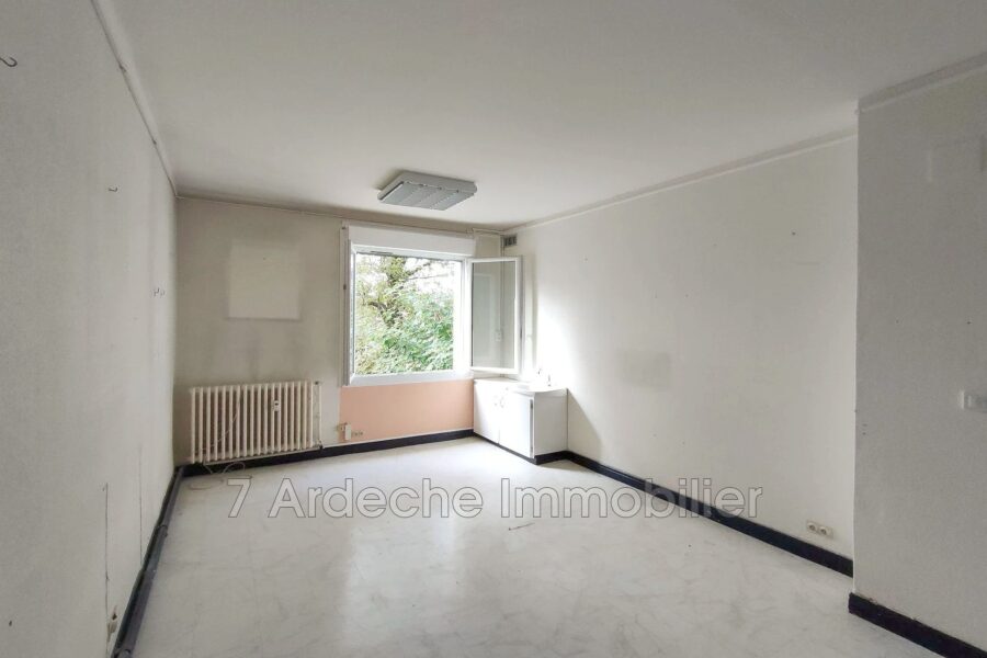 Appartement à vendre à Aubenas — Vue sur la ville — photo 5