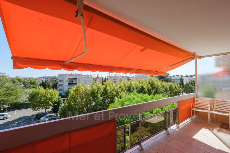Appartement à vendre à Sainte-Maxime — Vue parc & jardin — photo 1