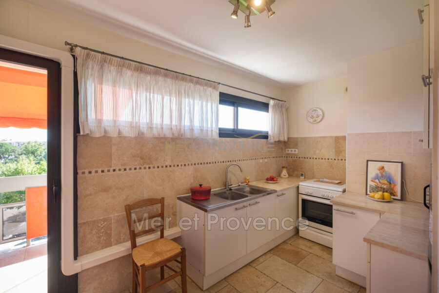 Appartement à vendre à Sainte-Maxime — Vue parc & jardin — photo 4