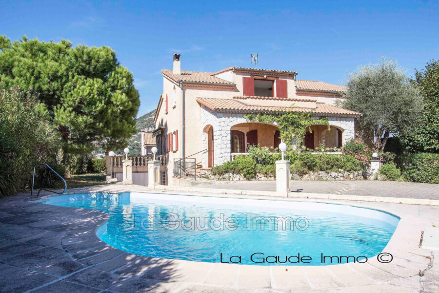 Maison à vendre à La Gaude — Vue montagne — photo 2