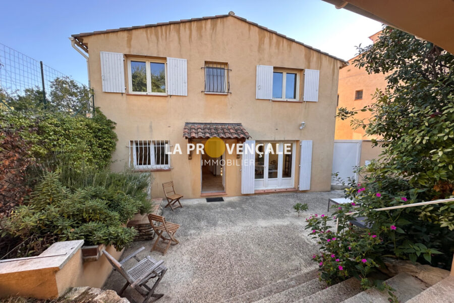 Maison à vendre à La Destrousse — Vue parc & jardin — photo 11