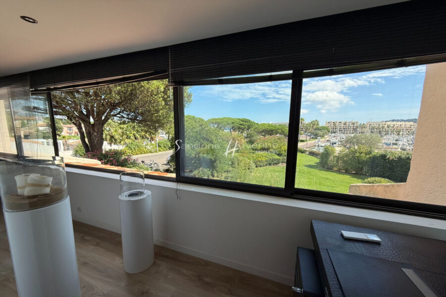 Appartement à vendre à Cogolin — Vue marina & port — photo 4