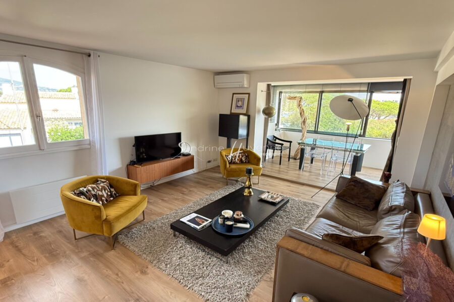 Appartement à vendre à Cogolin — Vue marina & port — photo 8