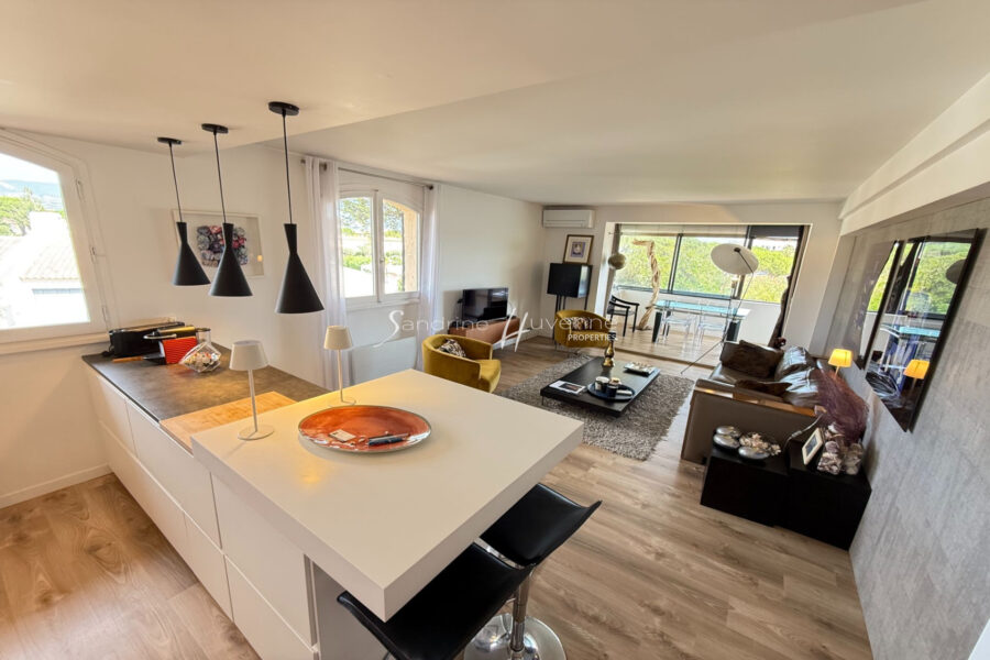 Appartement à vendre à Cogolin — Vue marina & port — photo 2