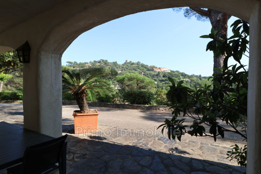 Maison à vendre à Grimaud — Vue nature — photo 3