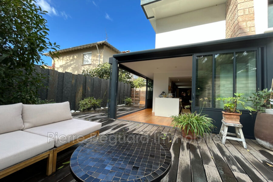 Maison à vendre à Montpellier — Vue parc & jardin — photo 2