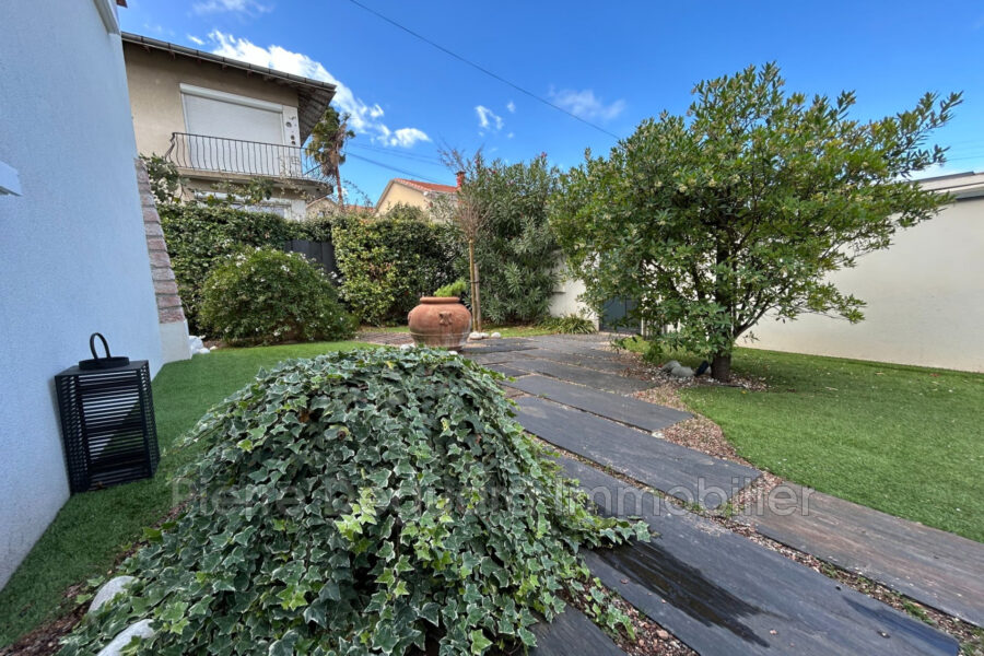 Maison à vendre à Montpellier — Vue parc & jardin — photo 10
