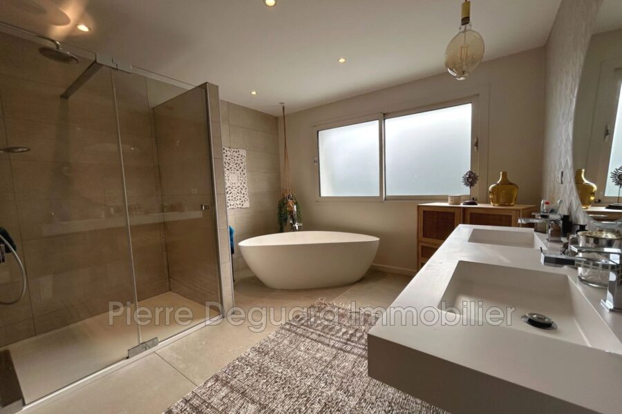 Maison à vendre à Montpellier — Vue parc & jardin — photo 9