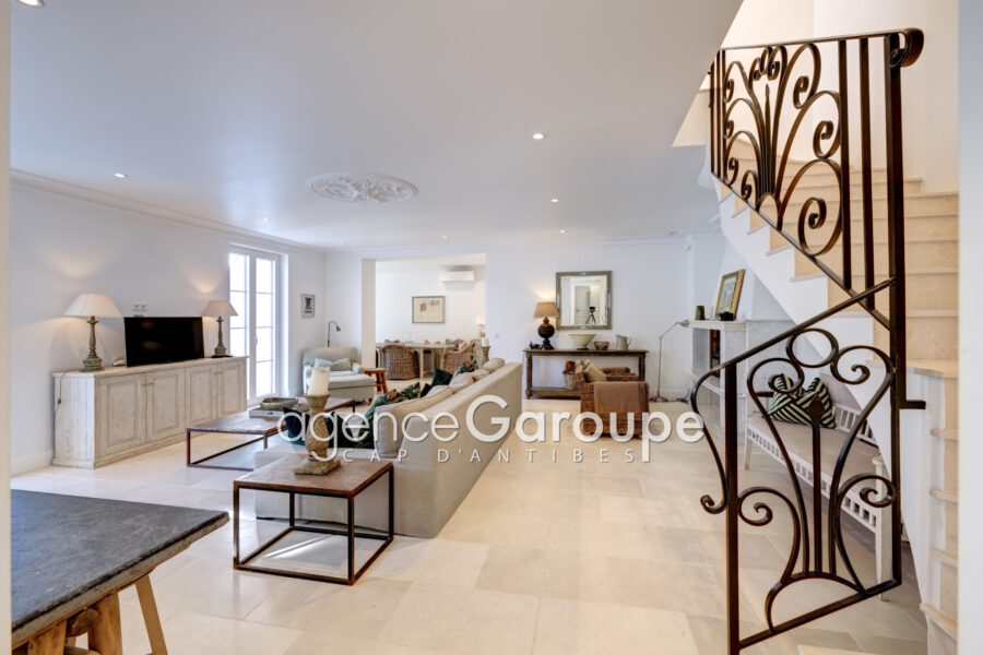 Maison à vendre à Cap-d&rsquo;Antibes — Vue mer — photo 4