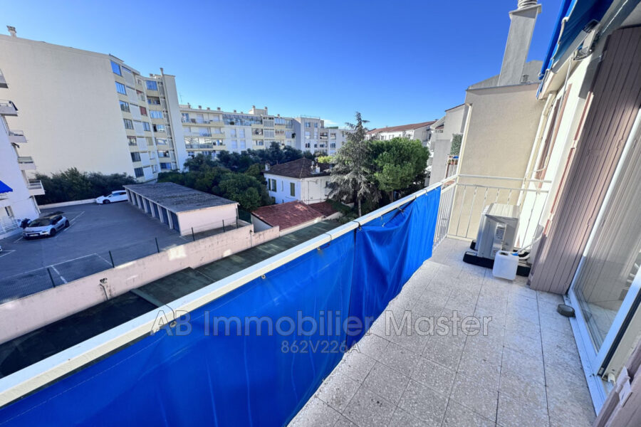 Appartement à vendre à Antibes — Vue sur la ville — photo 1