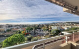 Appartement à louer à Saint-Laurent-du-Var — Vue sur la ville — photo 1