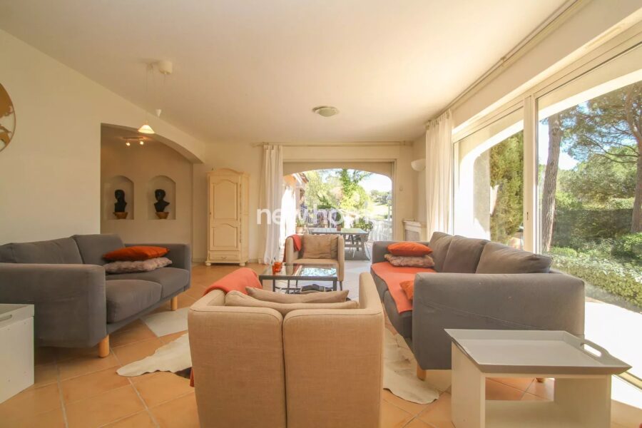 Maison à vendre à Saint-Raphaël — Vue golf — photo 14