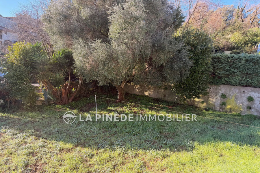 Maison à vendre à Villeneuve-Loubet — Vue parc & jardin — photo 4