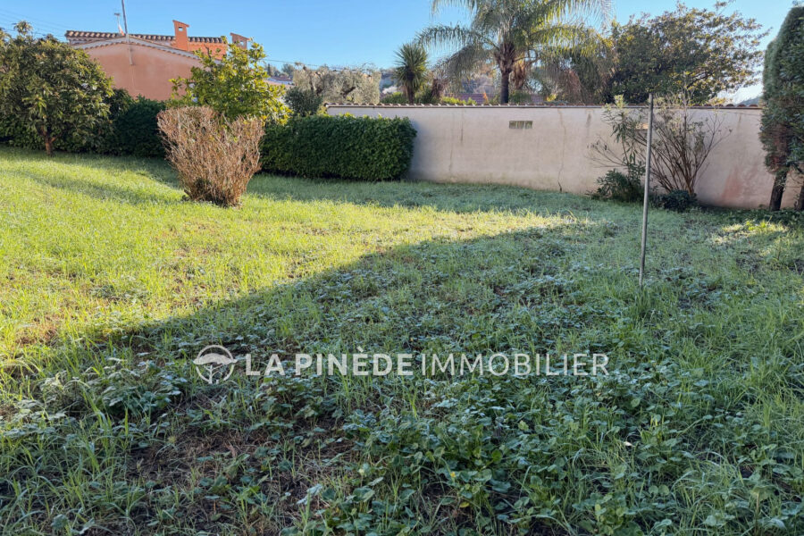 Maison à vendre à Villeneuve-Loubet — Vue parc & jardin — photo 5