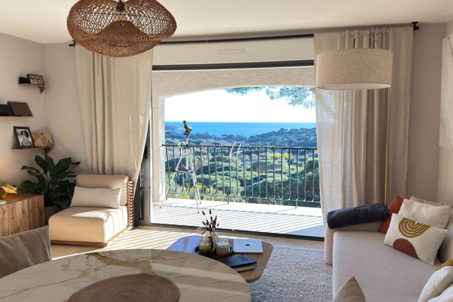 Appartement à vendre à La Croix-Valmer — Vue mer — photo 3