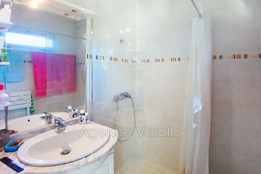 Appartement à vendre à Antibes — Vue sur la ville — photo 11