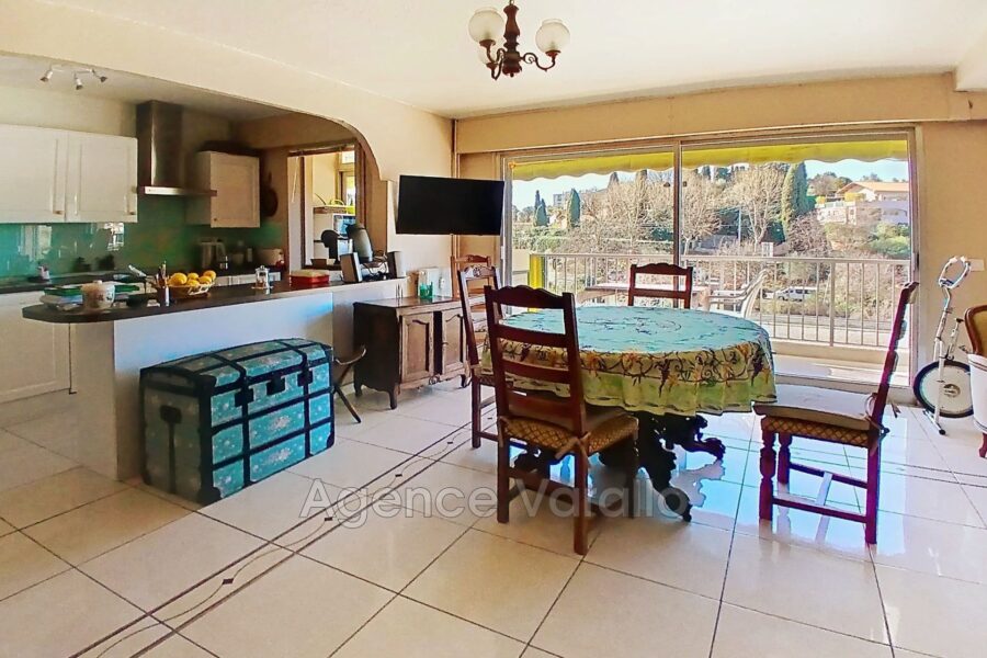 Appartement à vendre à Antibes — Vue sur la ville — photo 4