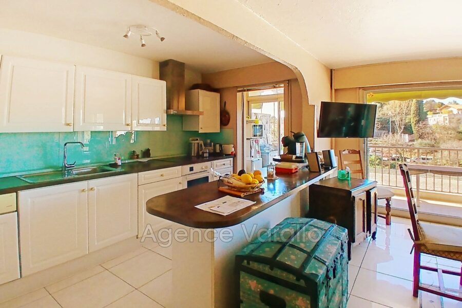 Appartement à vendre à Antibes — Vue sur la ville — photo 6