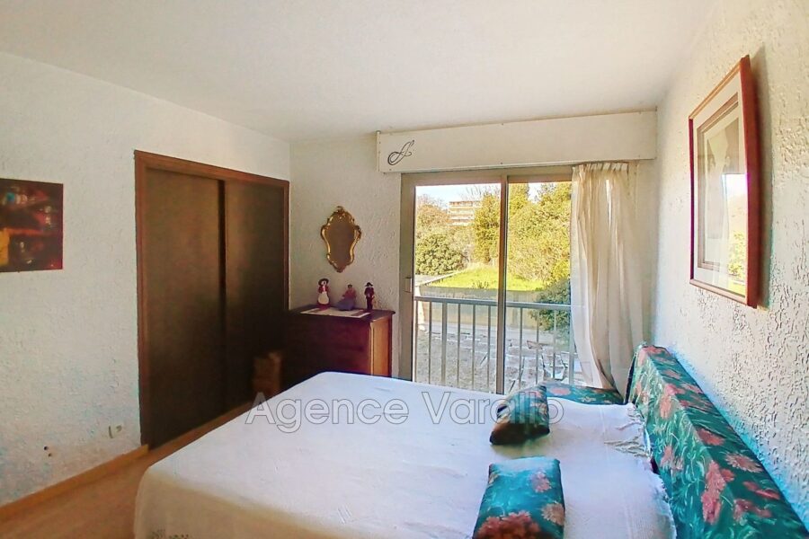 Appartement à vendre à Antibes — Vue sur la ville — photo 8