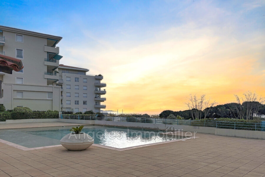 Appartement à vendre à Antibes — Vue sur la ville — photo 7