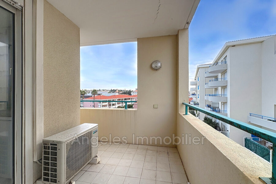 Appartement à vendre à Antibes — Vue sur la ville — photo 2