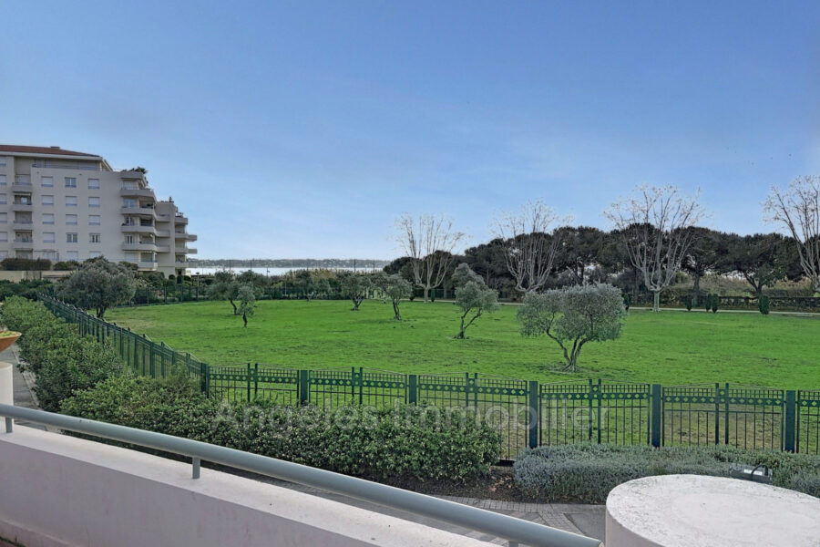 Appartement à vendre à Antibes — Vue sur la ville — photo 8