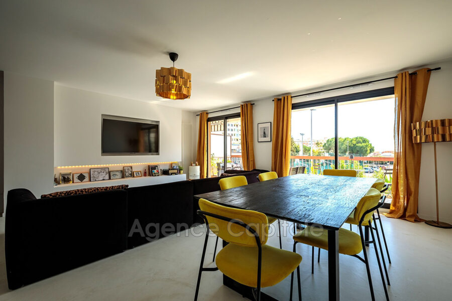 Appartement à vendre à Cagnes-sur-Mer — Vue sur la ville — photo 3