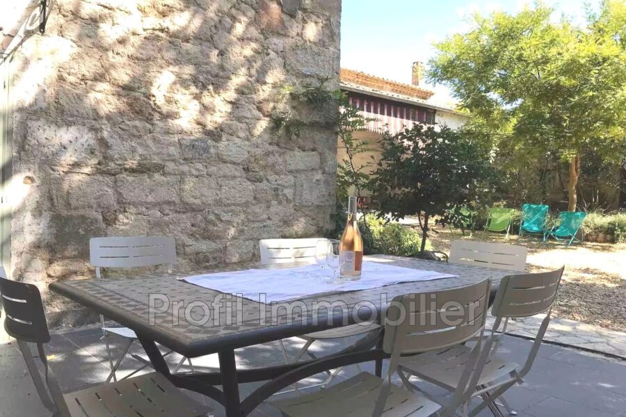 Maison à vendre à Junas — Vue parc & jardin — photo 1