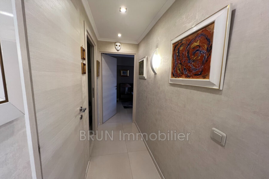 Appartement à vendre à Juan-les-Pins — Vue sur la ville — photo 10