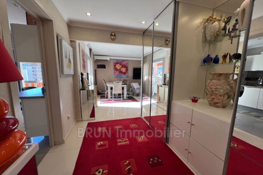 Appartement à vendre à Juan-les-Pins — Vue sur la ville — photo 11