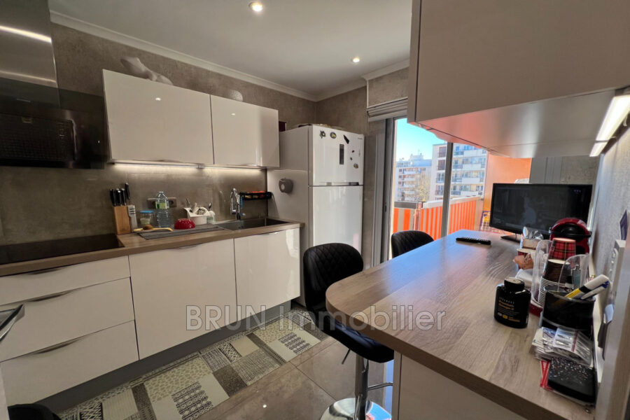 Appartement à vendre à Juan-les-Pins — Vue sur la ville — photo 5