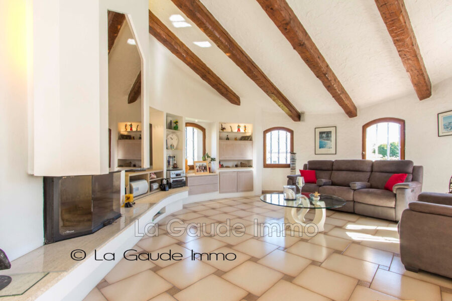 Maison à vendre à La Gaude — Vue montagne — photo 6