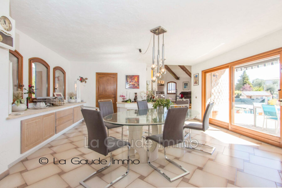 Maison à vendre à La Gaude — Vue montagne — photo 8