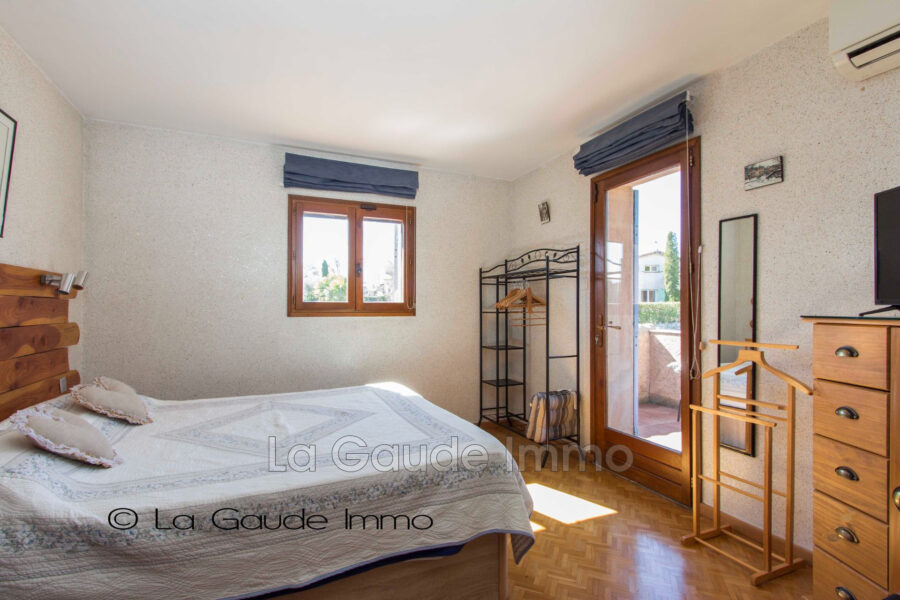 Maison à vendre à La Gaude — Vue montagne — photo 11