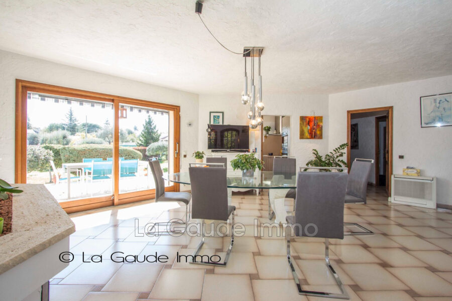 Maison à vendre à La Gaude — Vue montagne — photo 9