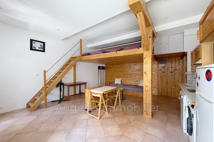 Appartement à vendre à Villefranche-sur-Mer — Vue sur la ville — photo 2