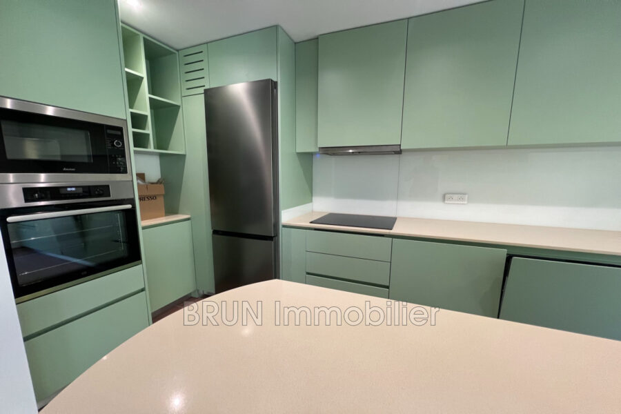 Appartement à vendre à Antibes — Vue sur la ville — photo 17