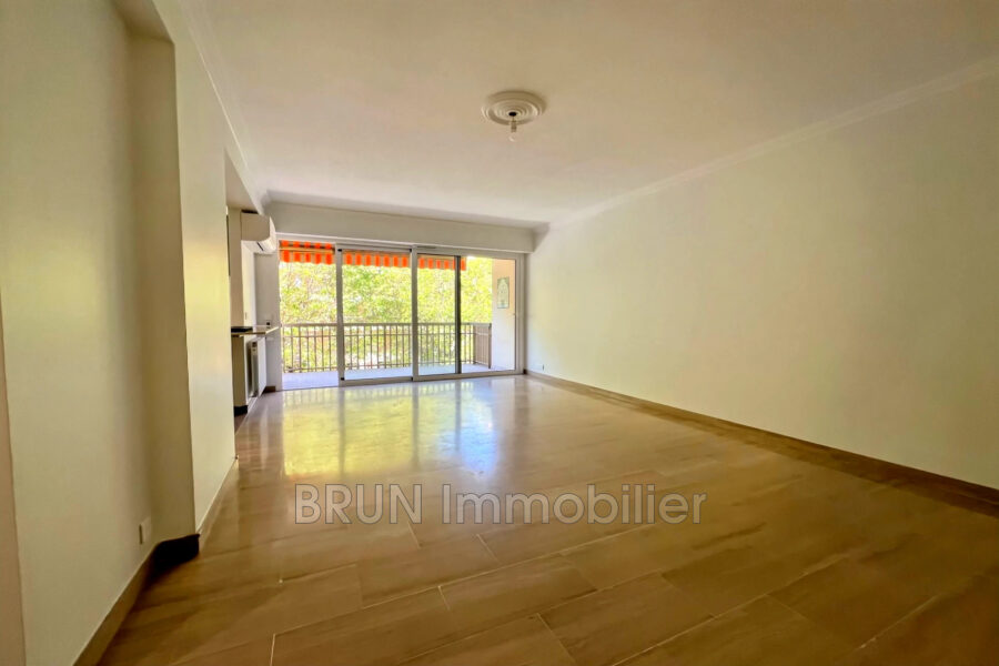 Appartement à vendre à Antibes — Vue sur la ville — photo 7