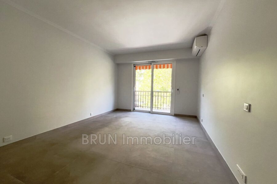Appartement à vendre à Antibes — Vue sur la ville — photo 11