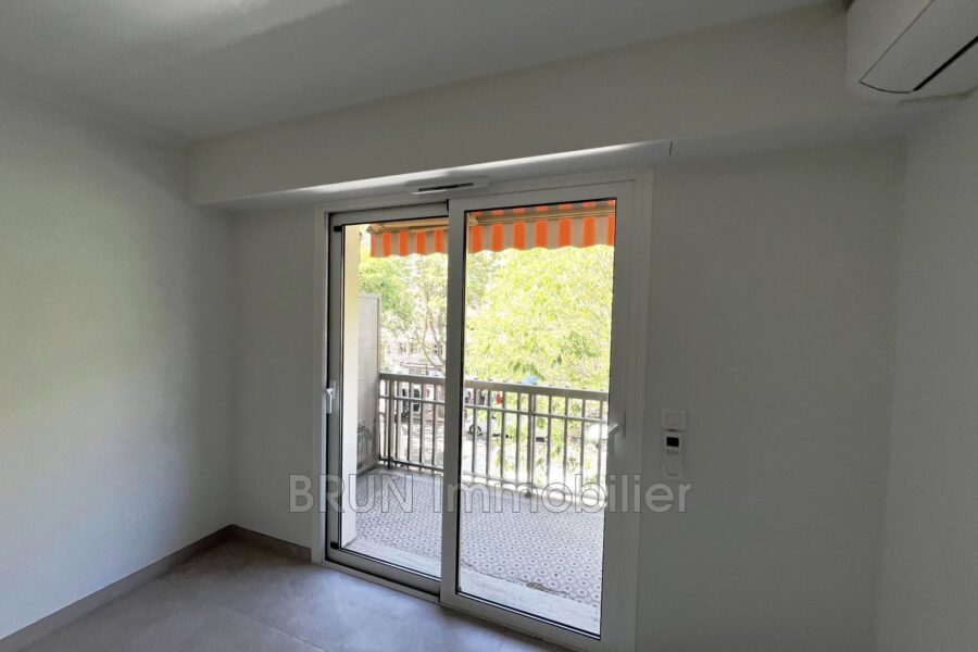 Appartement à vendre à Antibes — Vue sur la ville — photo 13